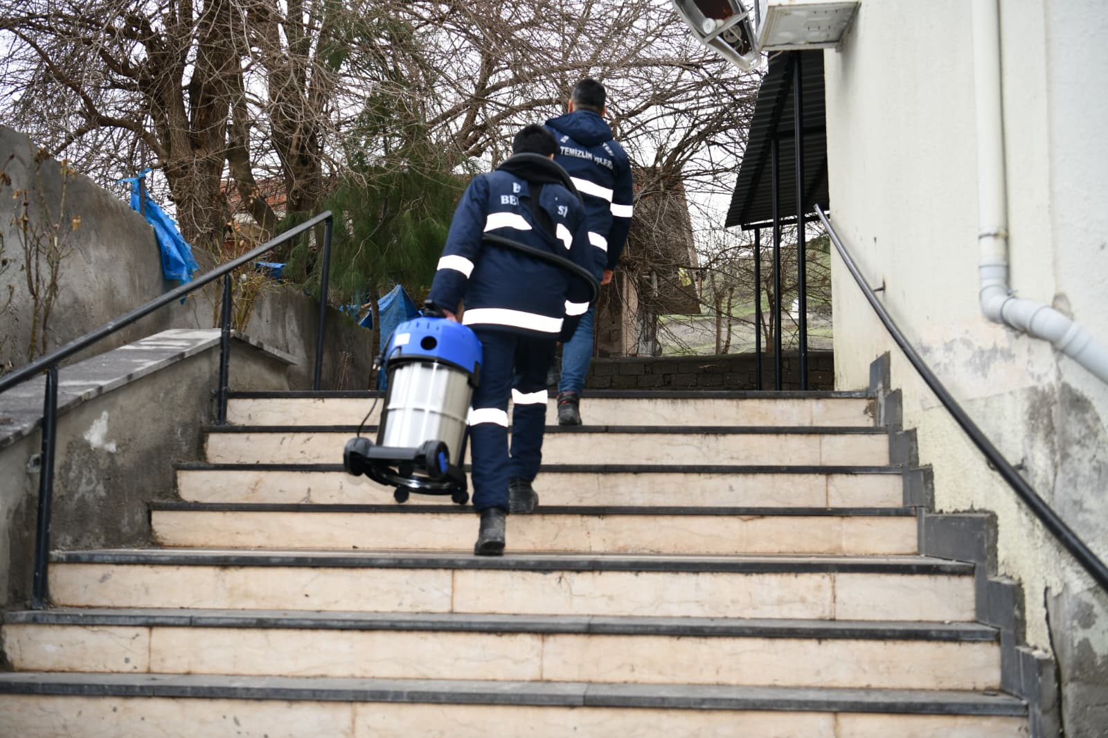 8df42144-946a-4536-b8db-c9d83c2e16d1